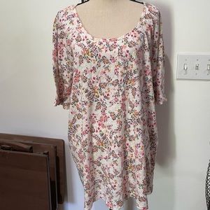 Lane Bryant sz 26/28 4x lightweight T-shirt floral